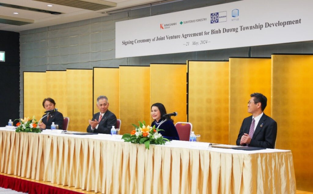 Bà Đặng Thị Kim Oanh – Chủ tịch HĐQT, Tổng Giám đốc Kim Oanh Group - bày tỏ sự phấn khởi khi hợp tác cùng các tập đoàn hàng đầu Nhật Bản