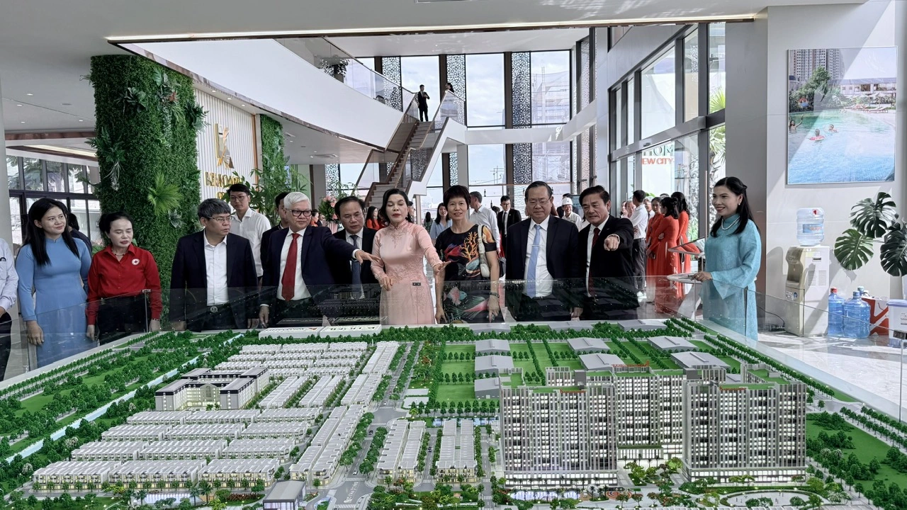 Mô hình tổng thể dự án Khu đô thị nhà ở xã hội của Kim Oanh Group ẢNH: ĐỖ TRƯỜNG